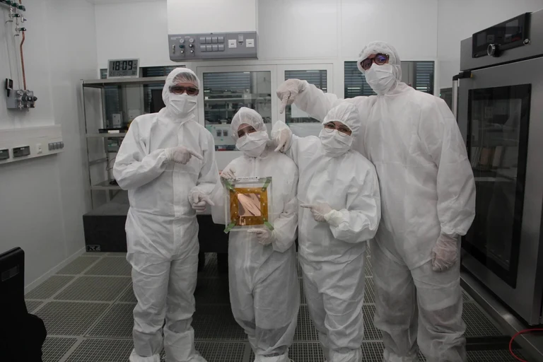 DRD1 Gaseous Detectors School - As part of the practical element of the programme, the young researchers also visited the FTD's clean room laboratory.